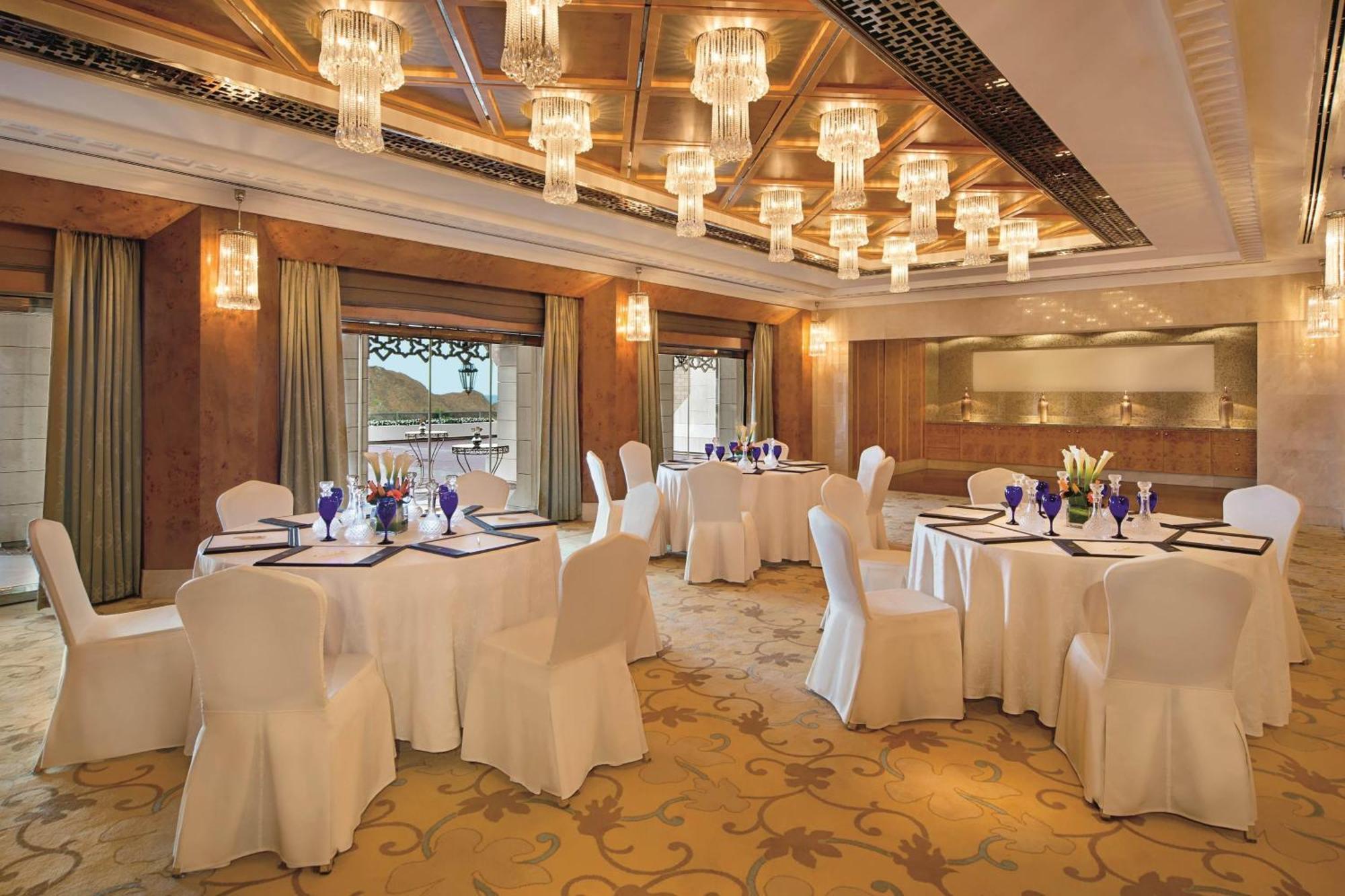 Station touristique Al Bustan Palace, A Ritz-carlton